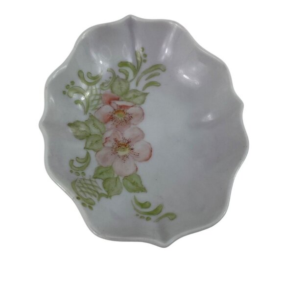 Hand-Painted Floral Porcelain Trinket Dish Vintage Pink Flowers Scalloped Edge - Picture 1 of 11